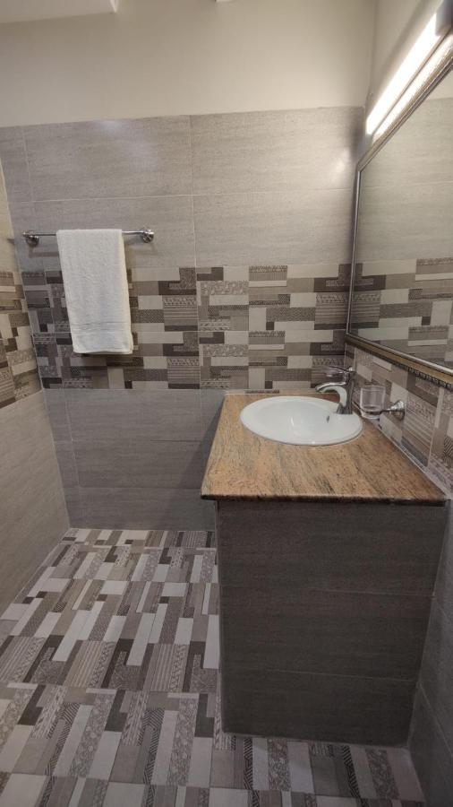 Hotel White Season Gulberg Lahaur Zewnętrze zdjęcie