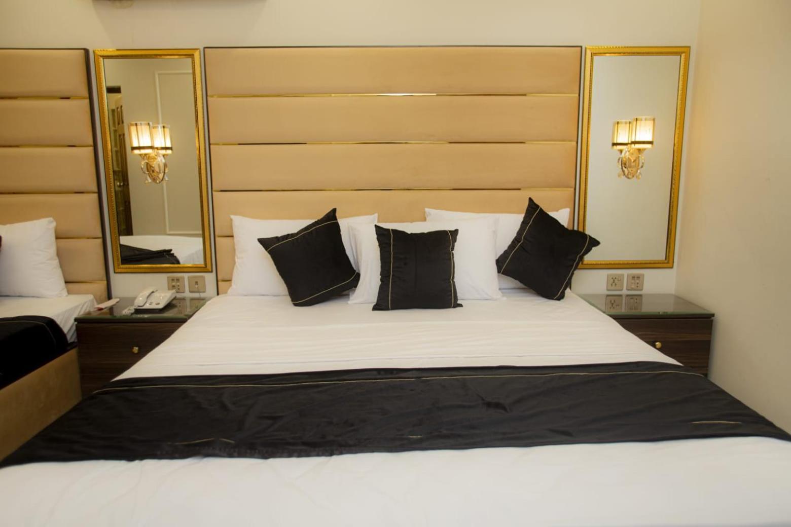 Hotel White Season Gulberg Lahaur Zewnętrze zdjęcie